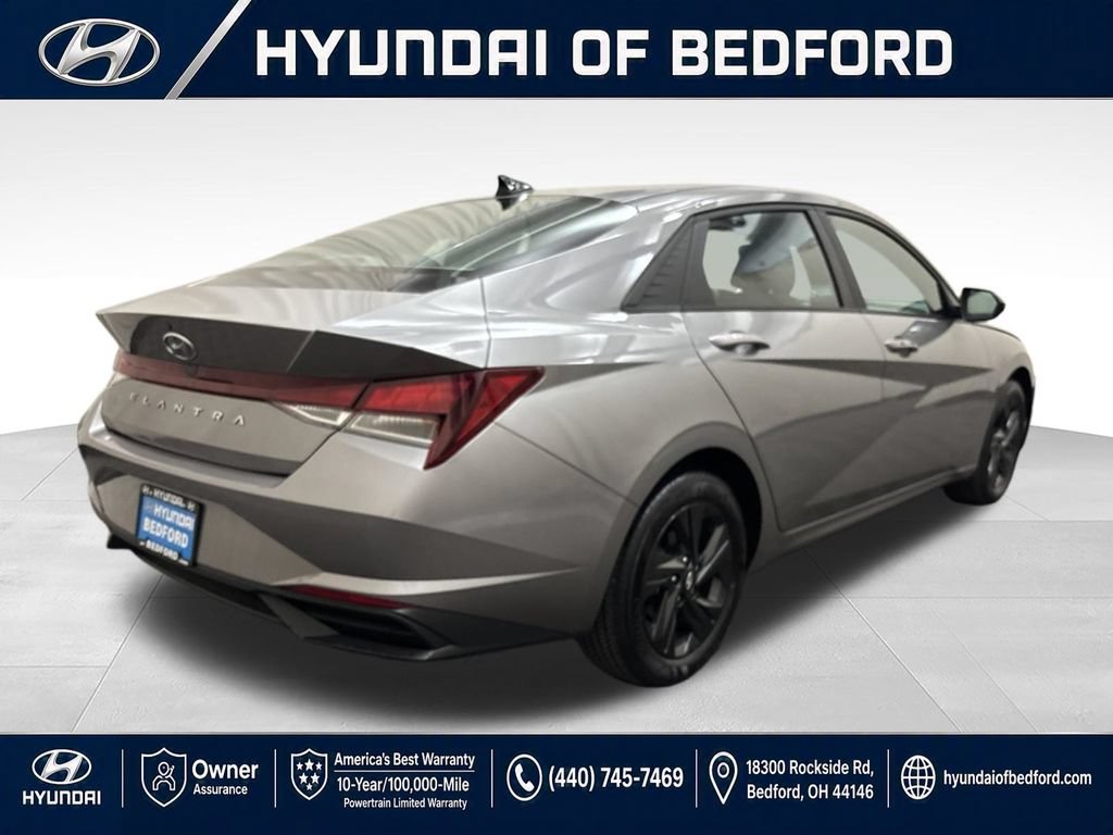 Used 2023 Hyundai Elantra SEL w/ Cargo Package FWD image 7