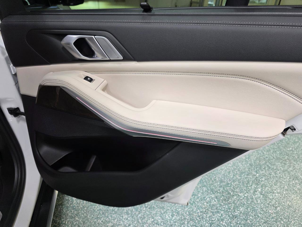 Used 2022 BMW X5 xDrive45e w/ Executive Package image 24