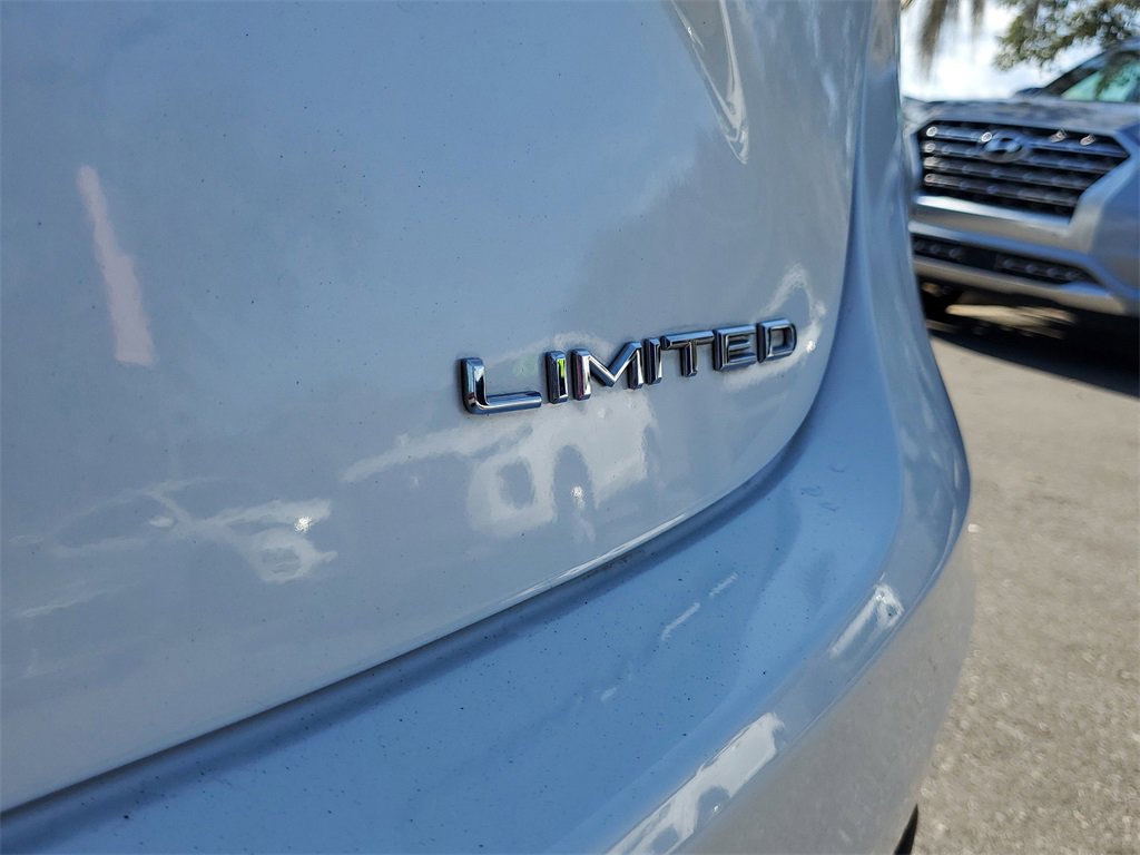 Used 2015 Toyota Avalon Limited image 8