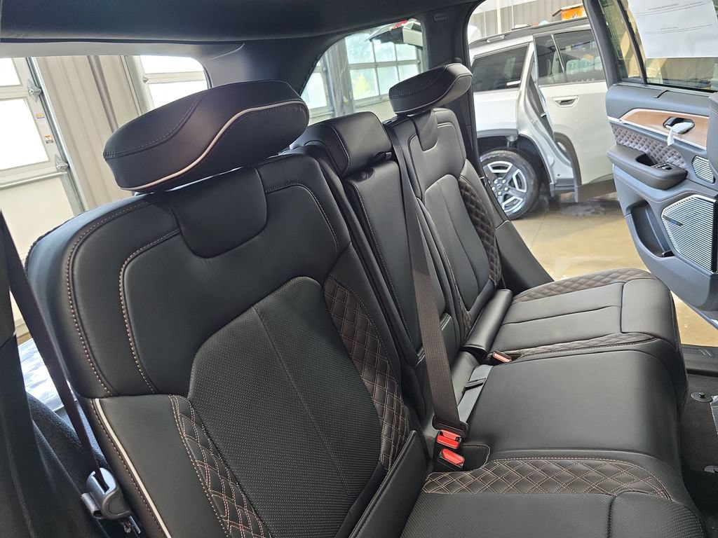 New 2026 Jeep Grand Cherokee Summit w/ Obsidian Package AWD/4WD image 11