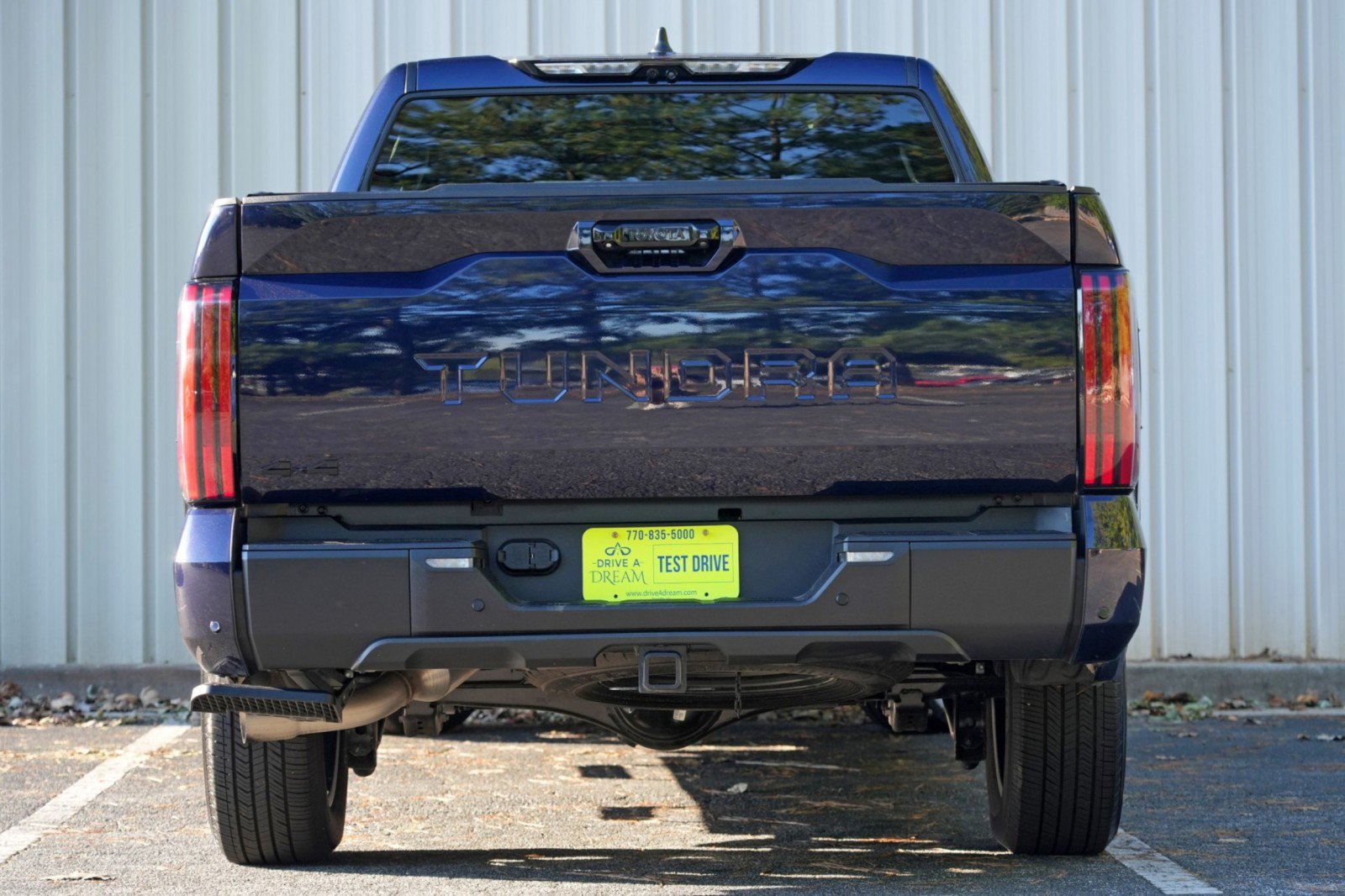 Used 2025 Toyota Tundra Limited AWD/4WD image 11