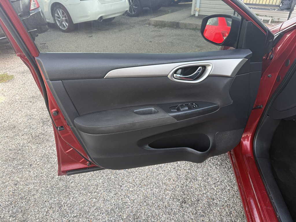 Used 2015 Nissan Sentra SV FWD image 11