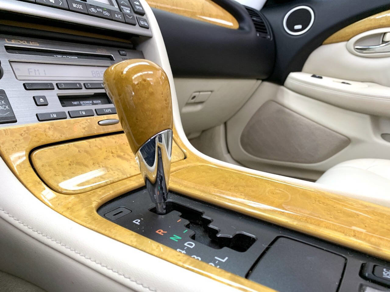 Used 2002 Lexus SC 430 Convertible RWD image 15