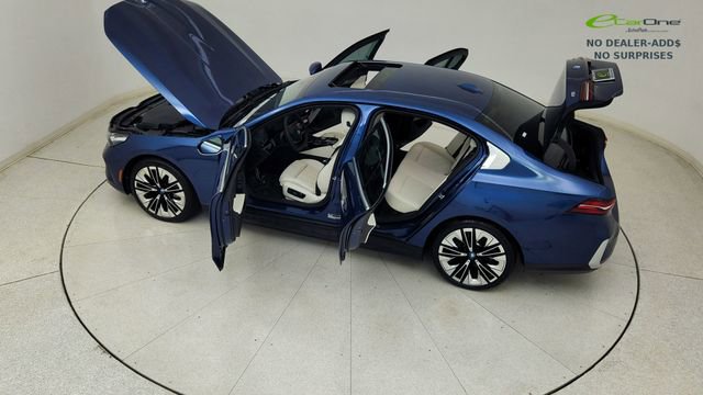 Used 2025 BMW i5 xDrive40 w/ Premium Package image 85