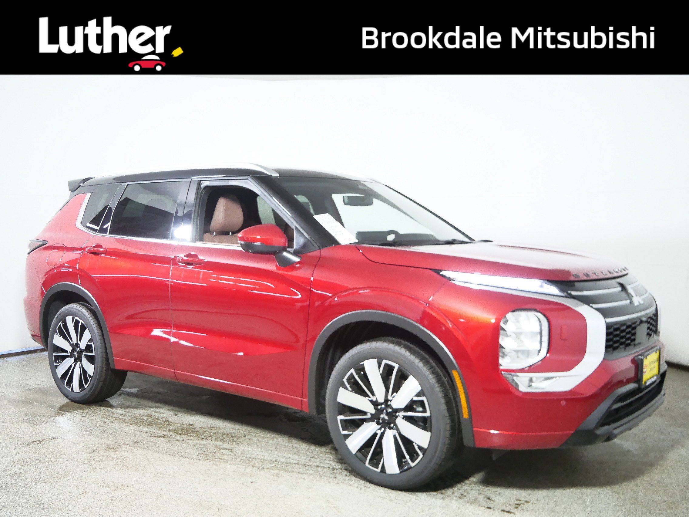 New 2025 Mitsubishi Outlander SEL image 1