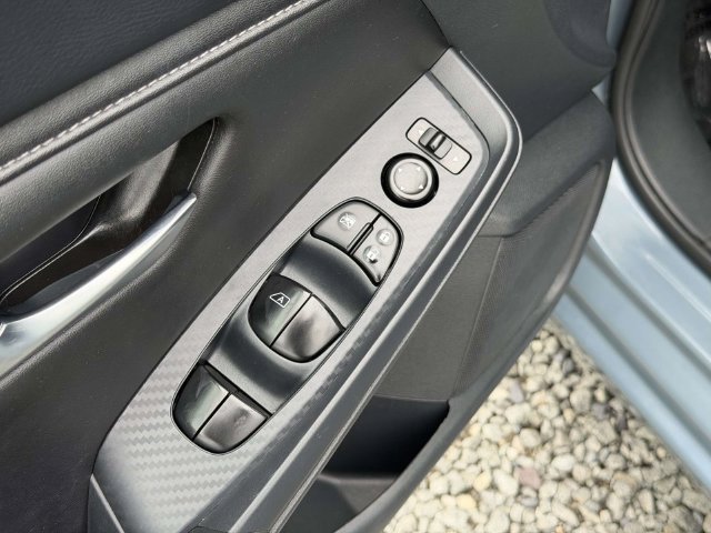 Used 2024 Nissan Sentra SV FWD image 16
