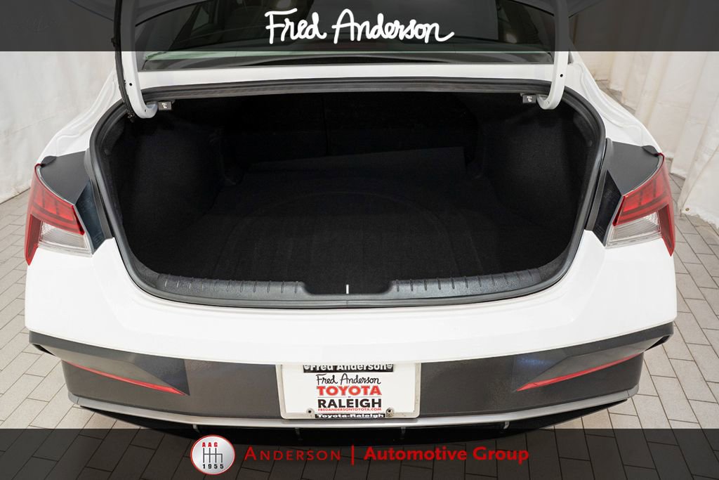 Used 2025 Hyundai Elantra SEL FWD image 5