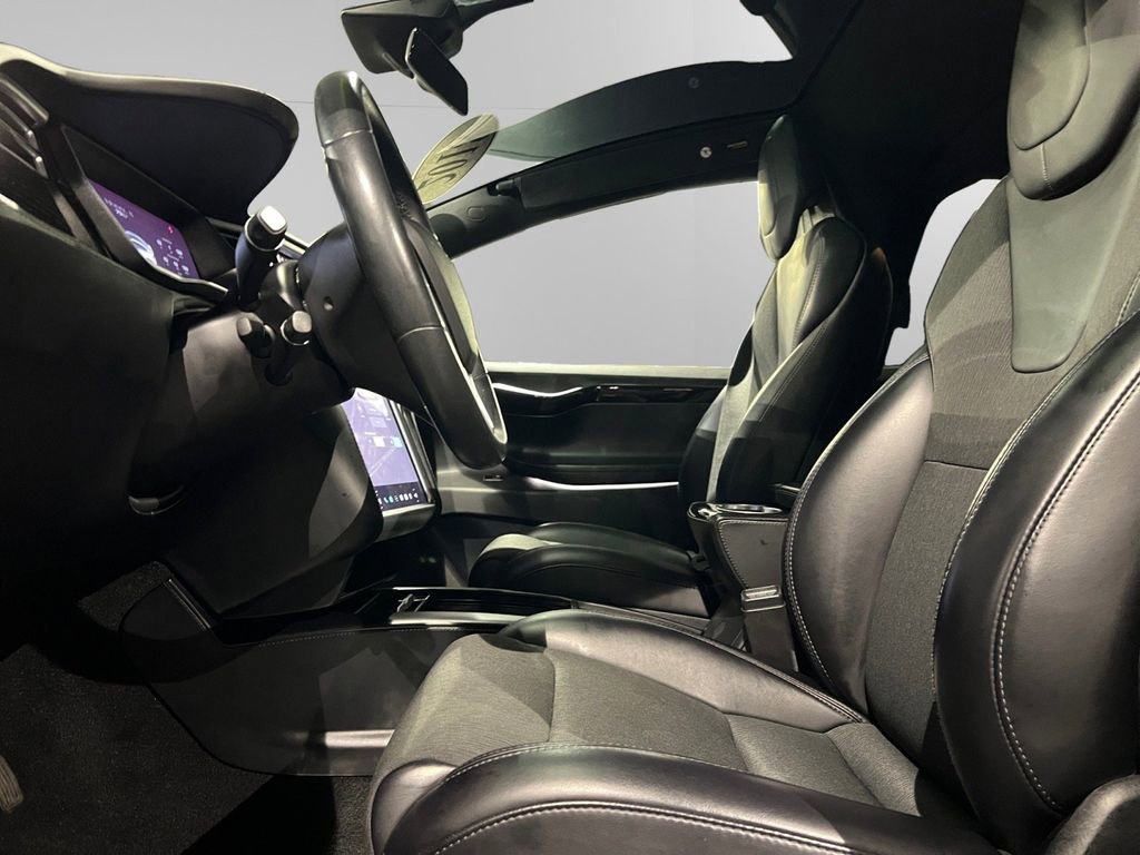 Used 2018 Tesla Model X 75D AWD/4WD image 21