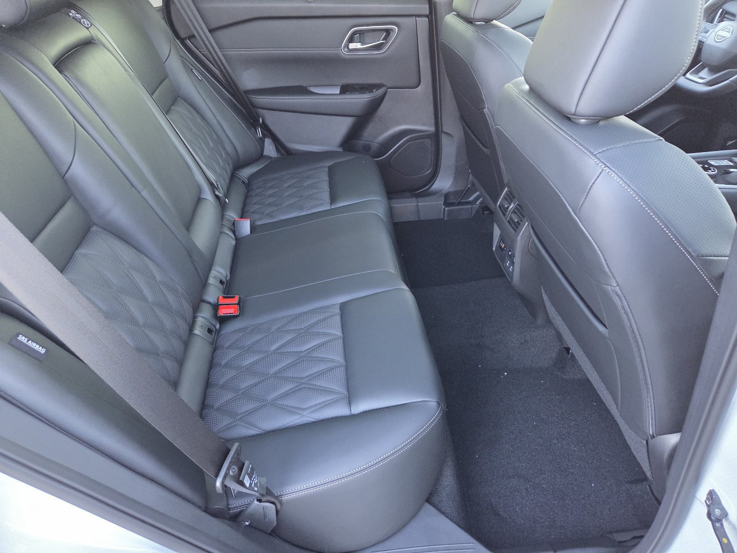 New 2026 Nissan Rogue Platinum w/ Platinum Premium Package AWD/4WD image 25