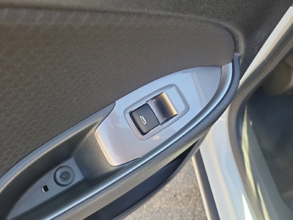Used 2025 Chevrolet Malibu LT FWD image 19