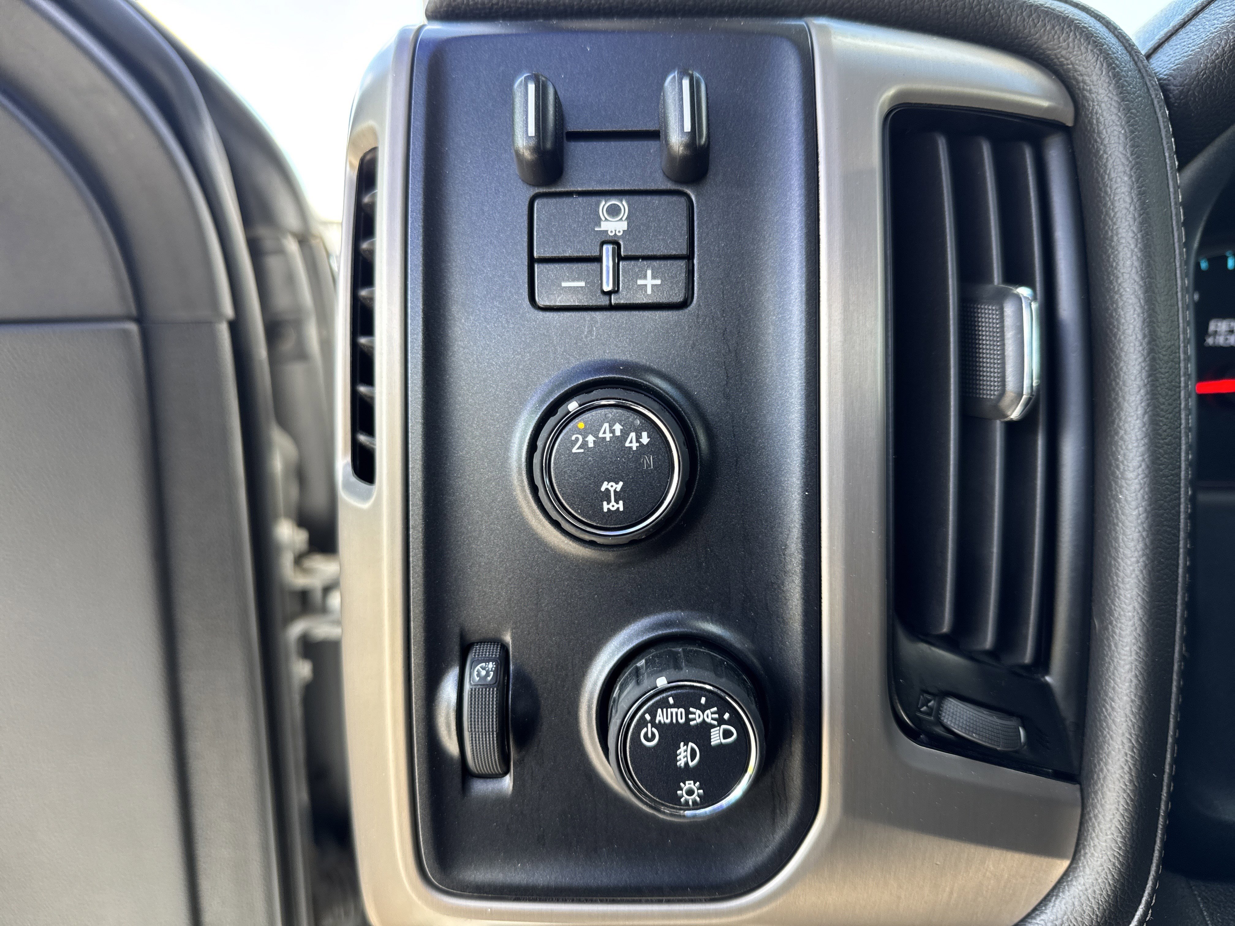 Used 2019 GMC Sierra 2500 Denali w/ Duramax Plus Package image 17