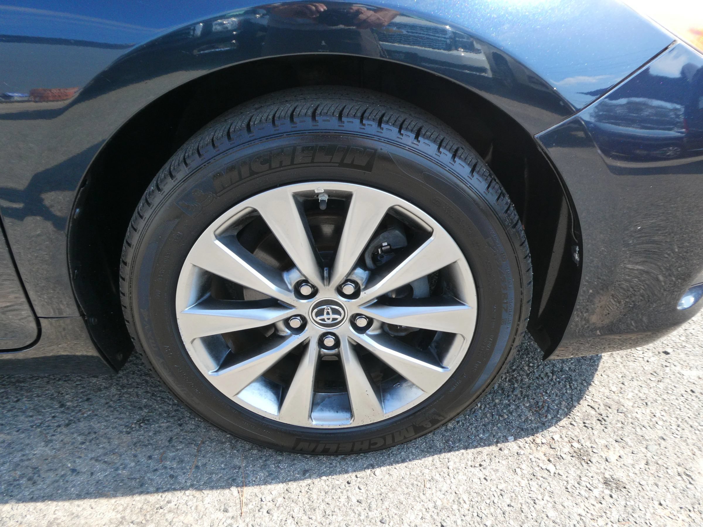 Used 2015 Toyota Camry XLE FWD image 33
