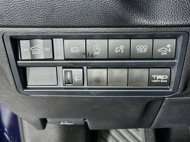 New 2026 Toyota Tundra SR5 w/ SR5 Convenience Package AWD/4WD image 10