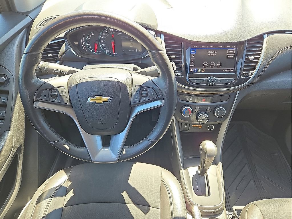 Used 2021 Chevrolet Trax LT w/ LT Convenience Package AWD/4WD image 16