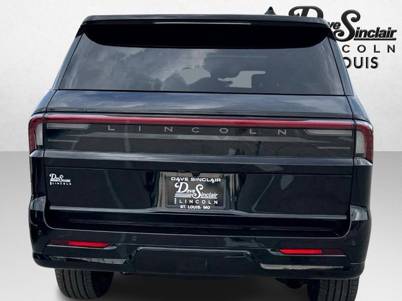 New 2025 Lincoln Navigator Reserve w/ Jet Appearance Package image 6