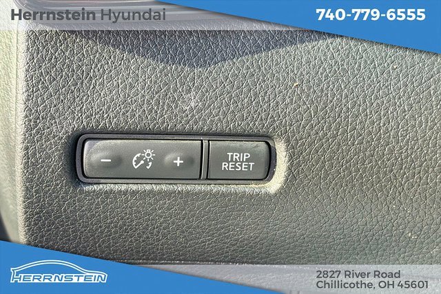 Used 2017 Nissan Rogue S image 20