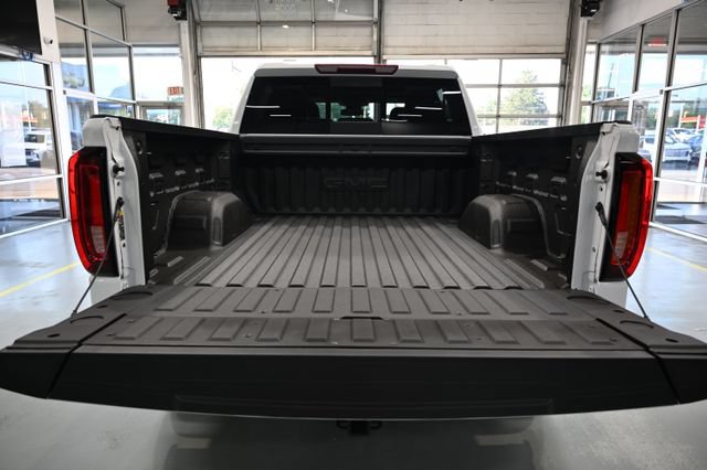New 2026 GMC Sierra 1500 SLT w/ SLT Premium Plus Package AWD/4WD image 8