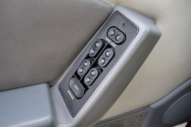 Used 1989 Ford Mustang LX image 19