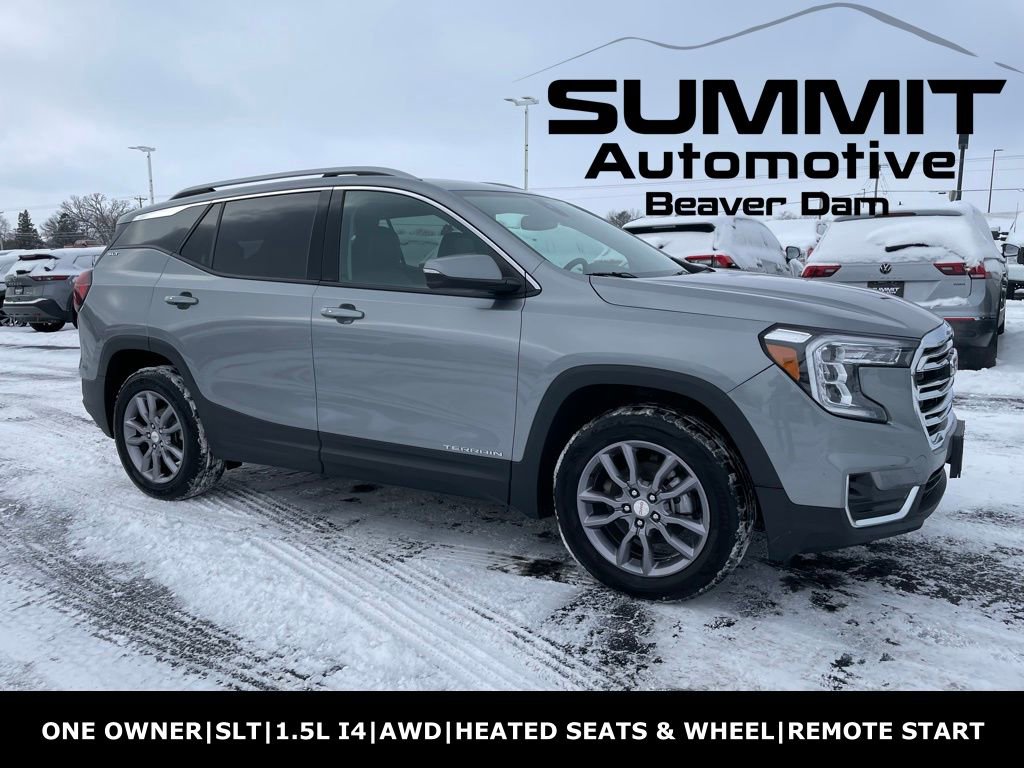 Used 2023 GMC Terrain SLT image 1