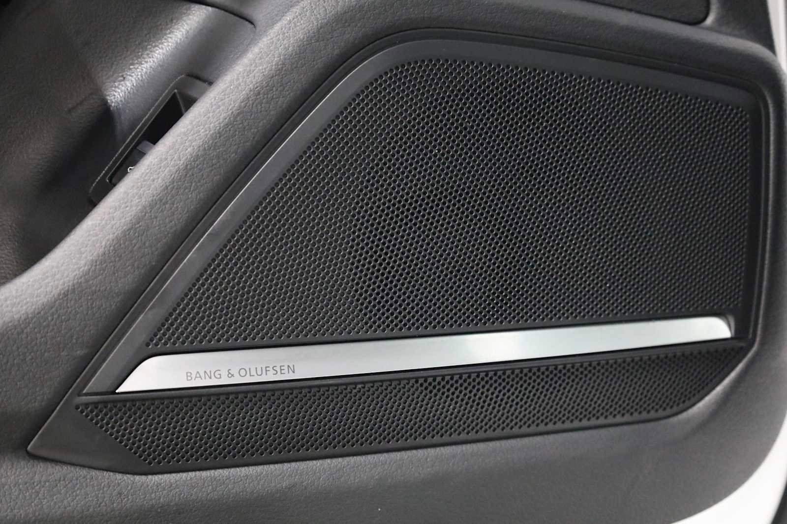 Used 2025 Audi A6 Premium Plus w/ Premium Plus Package image 17