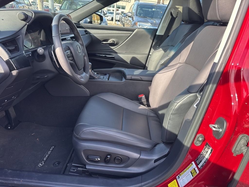 Used 2024 Lexus ES 350 w/ Accessory Package (Z1) image 15