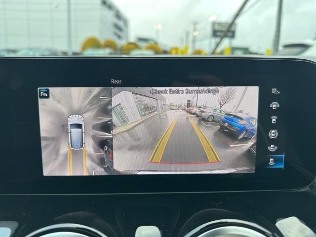 Used 2023 Mercedes-Benz GLB 250 4MATIC image 11