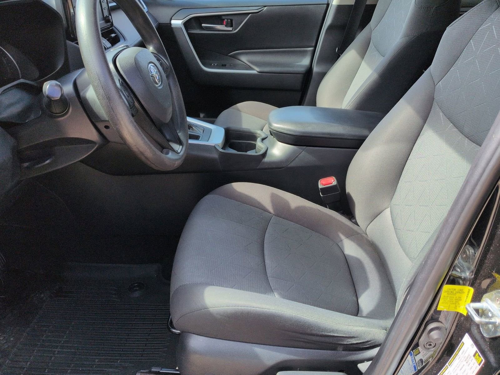 Used 2019 Toyota RAV4 XLE image 18