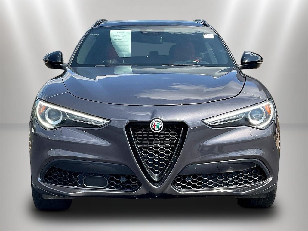Used 2022 Alfa Romeo Stelvio Veloce AWD/4WD image 2