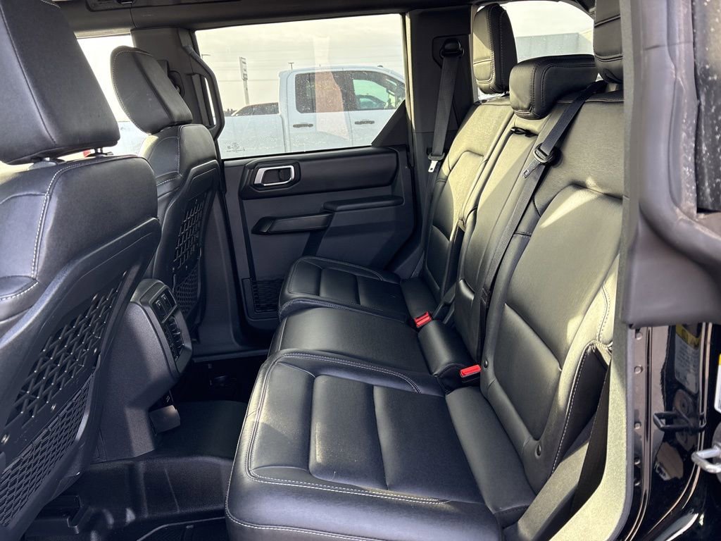Used 2025 Ford Bronco Badlands image 25