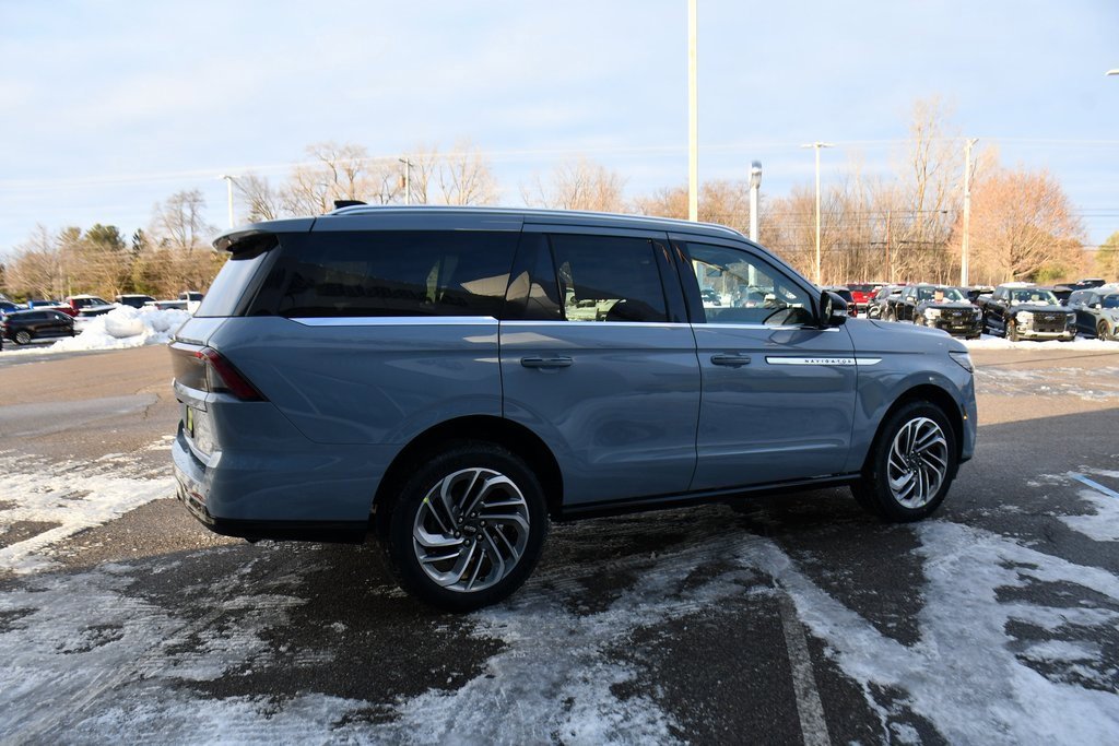 New 2025 Lincoln Navigator Reserve image 7
