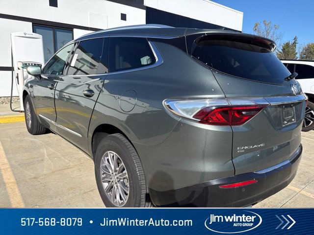 Used 2023 Buick Enclave Essence AWD/4WD image 9