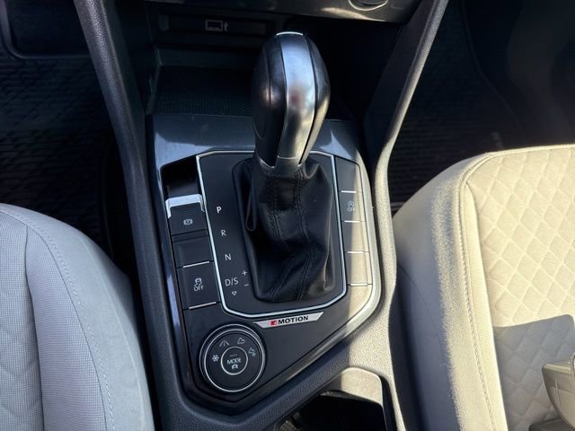 Used 2018 Volkswagen Tiguan S image 24