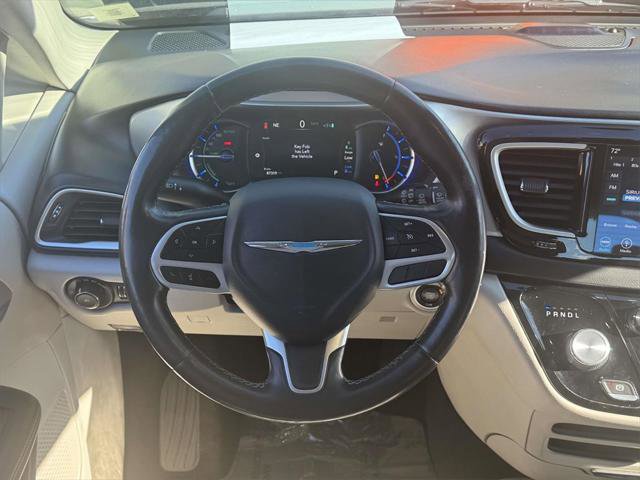 Used 2019 Chrysler Pacifica Touring-L image 12
