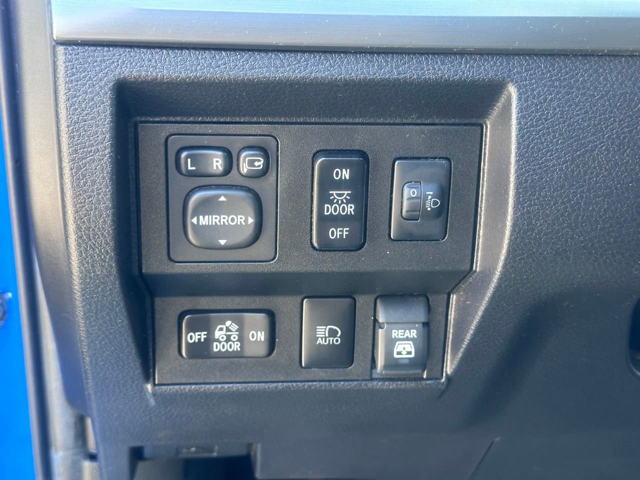 Used 2021 Toyota Tundra Platinum AWD/4WD image 27