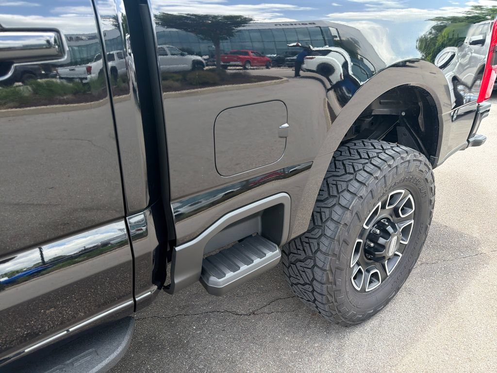 Used 2023 Ford F250 Lariat w/ Lariat Ultimate Package AWD/4WD image 44