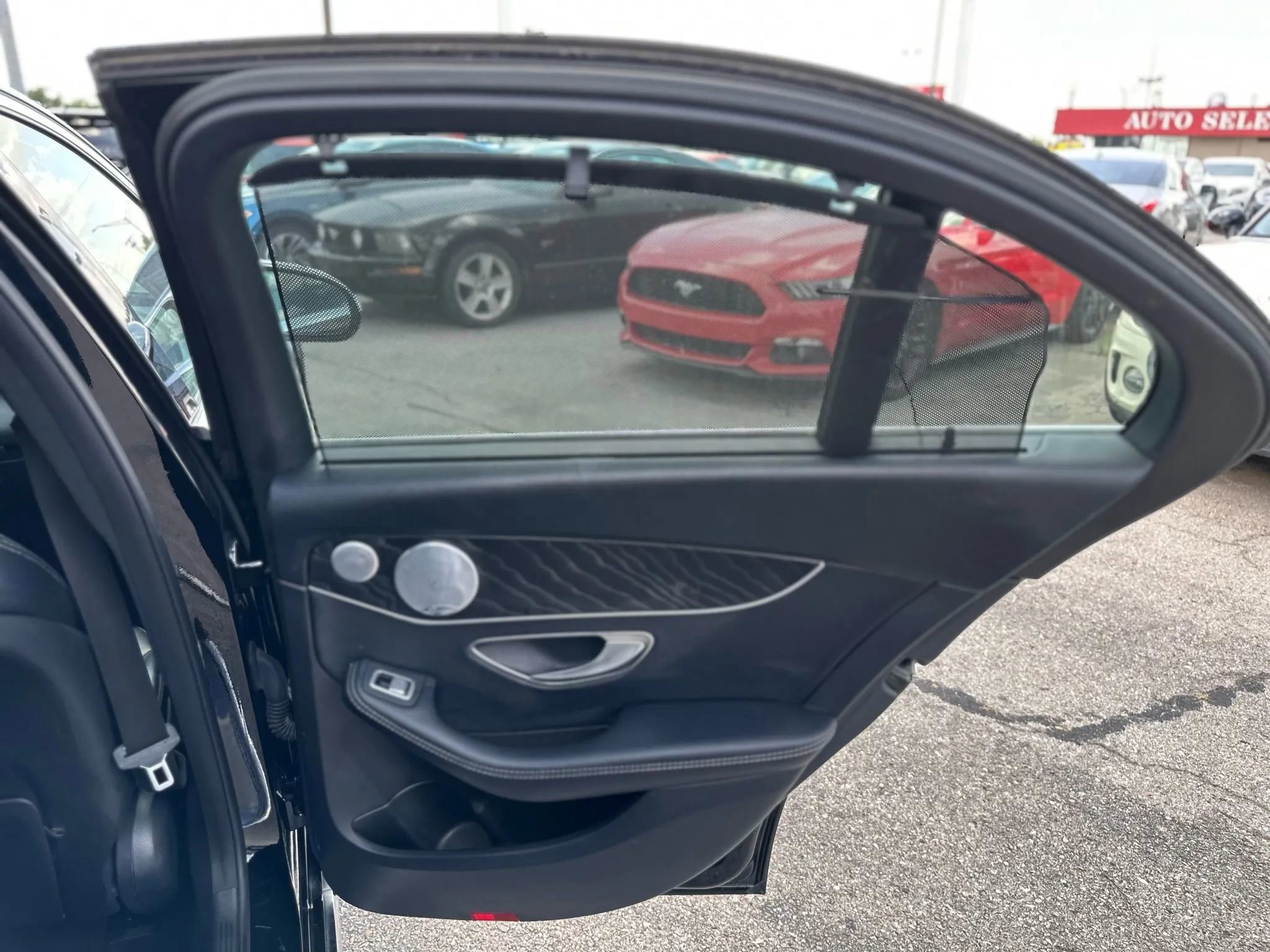 Used 2018 Mercedes-Benz C 350e Sedan w/ Premium Package image 23