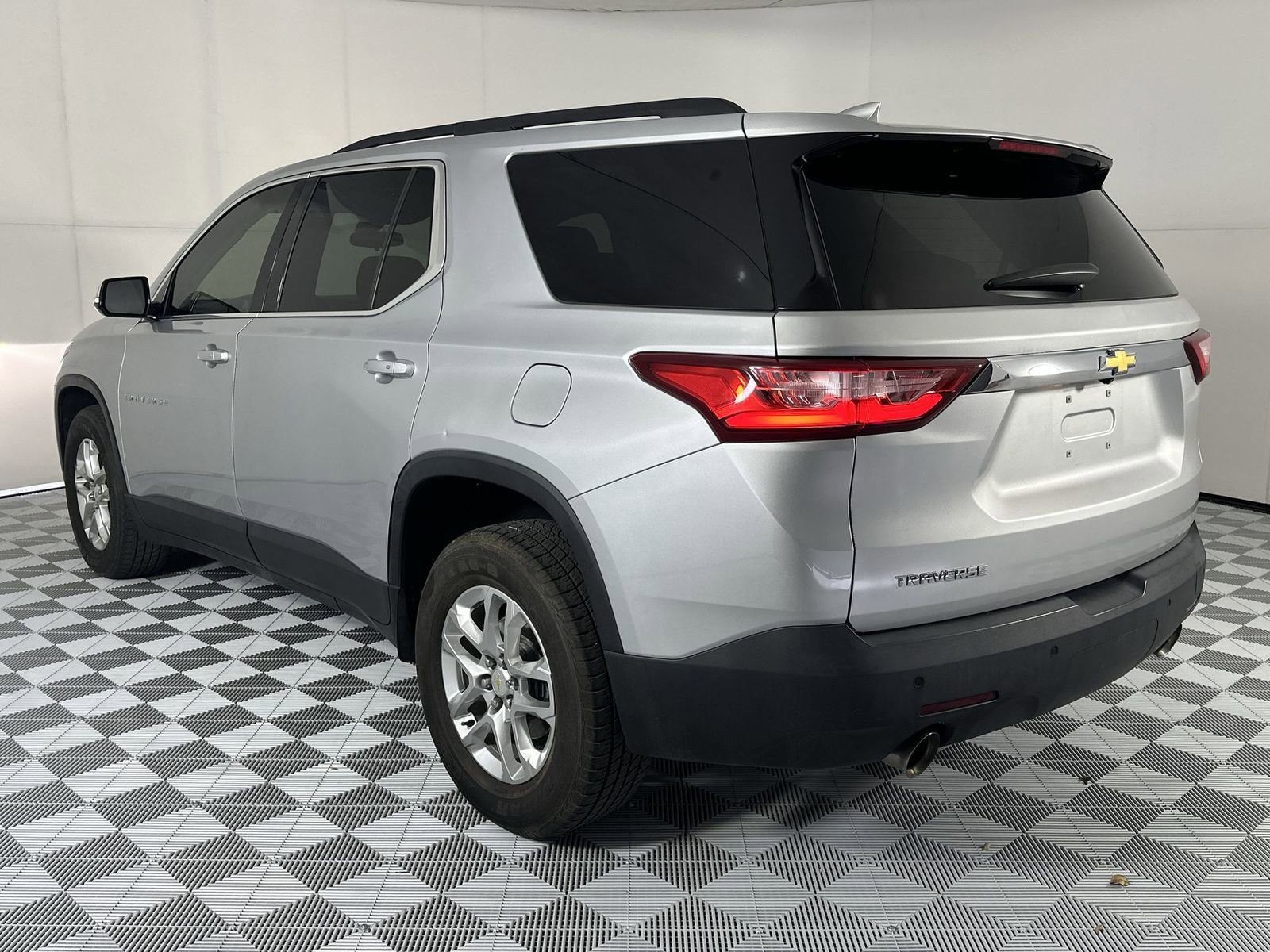 Used 2019 Chevrolet Traverse LT FWD image 6