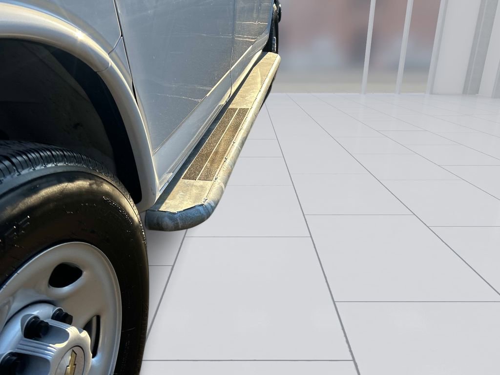 Used 2024 Chevrolet Express 2500 w/ Driver Convenience Package image 9