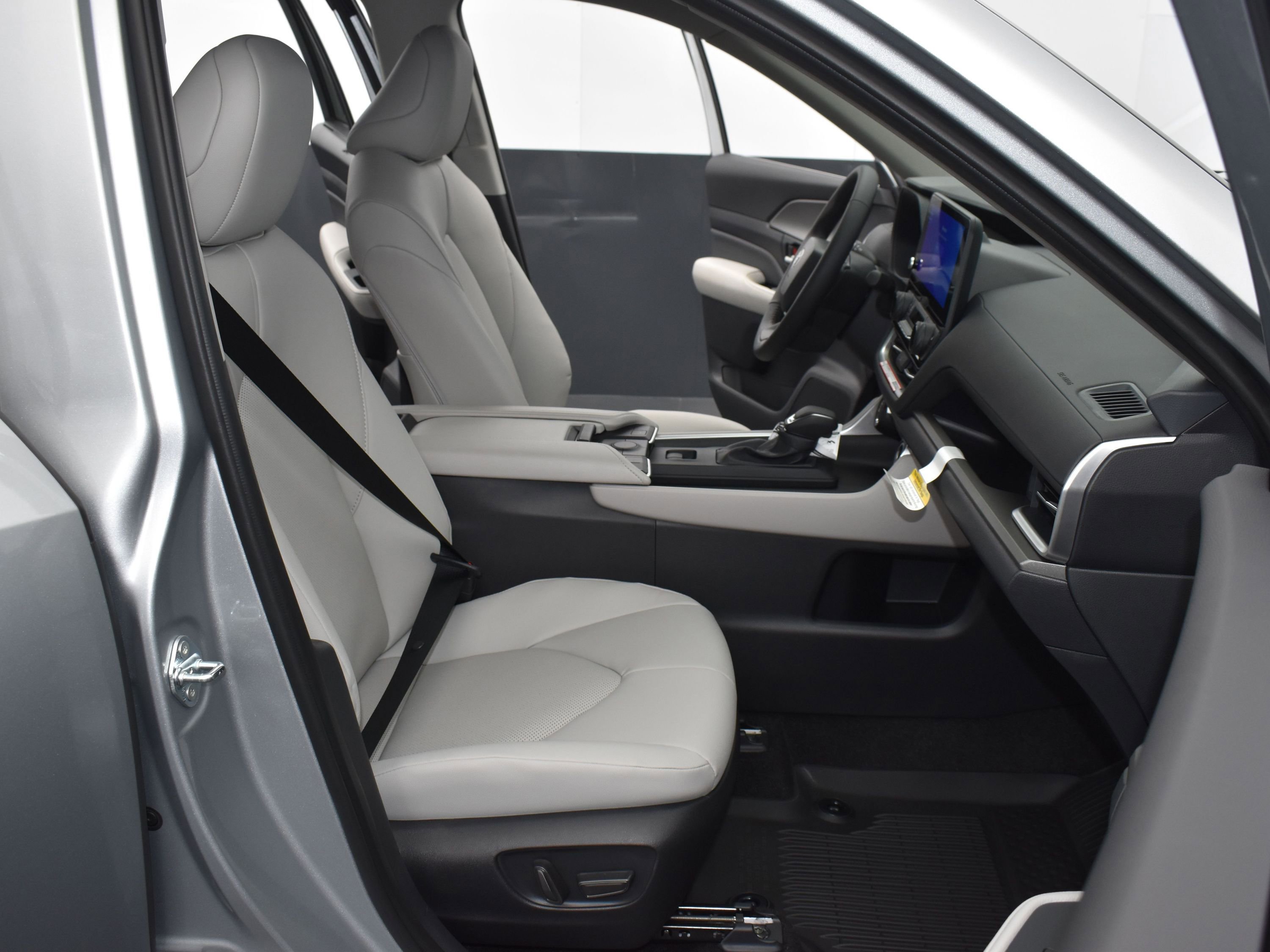 Used 2026 Toyota Grand Highlander XLE image 25