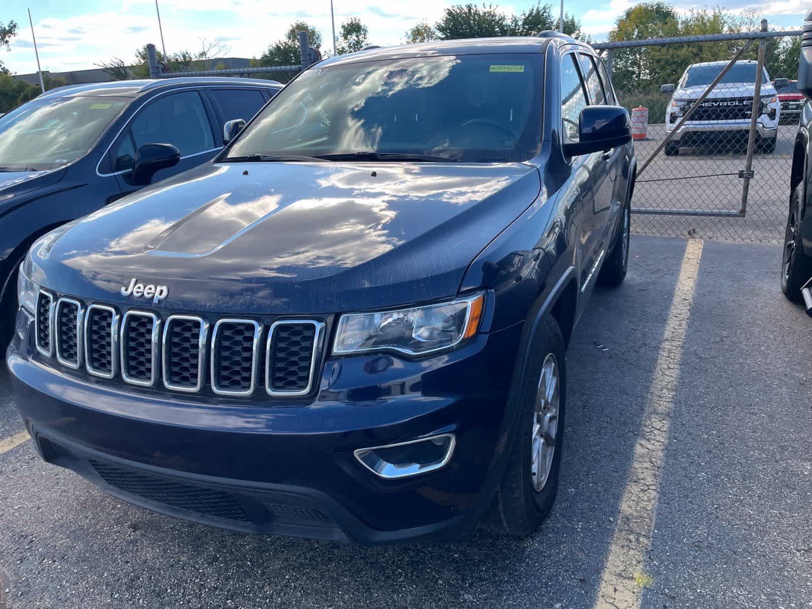 Used 2018 Jeep Grand Cherokee Laredo AWD/4WD image 5