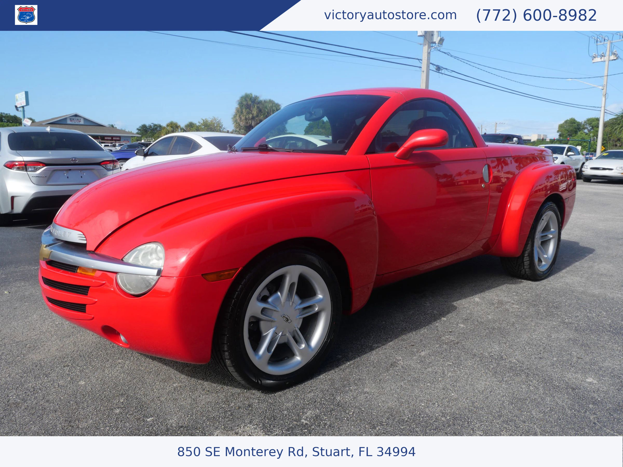 Used 2003 Chevrolet SSR w/ Preferred Equipment Group image 3
