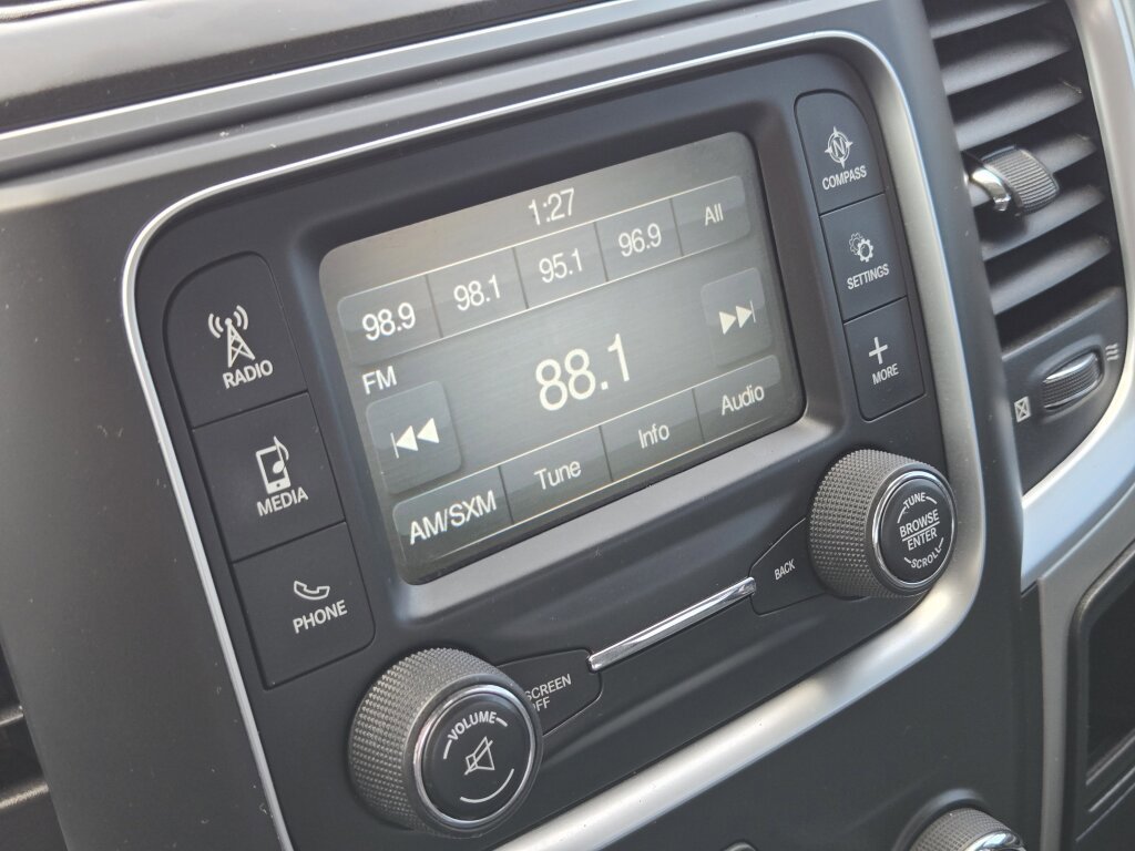 Used 2019 RAM 1500 Classic SLT AWD/4WD image 21