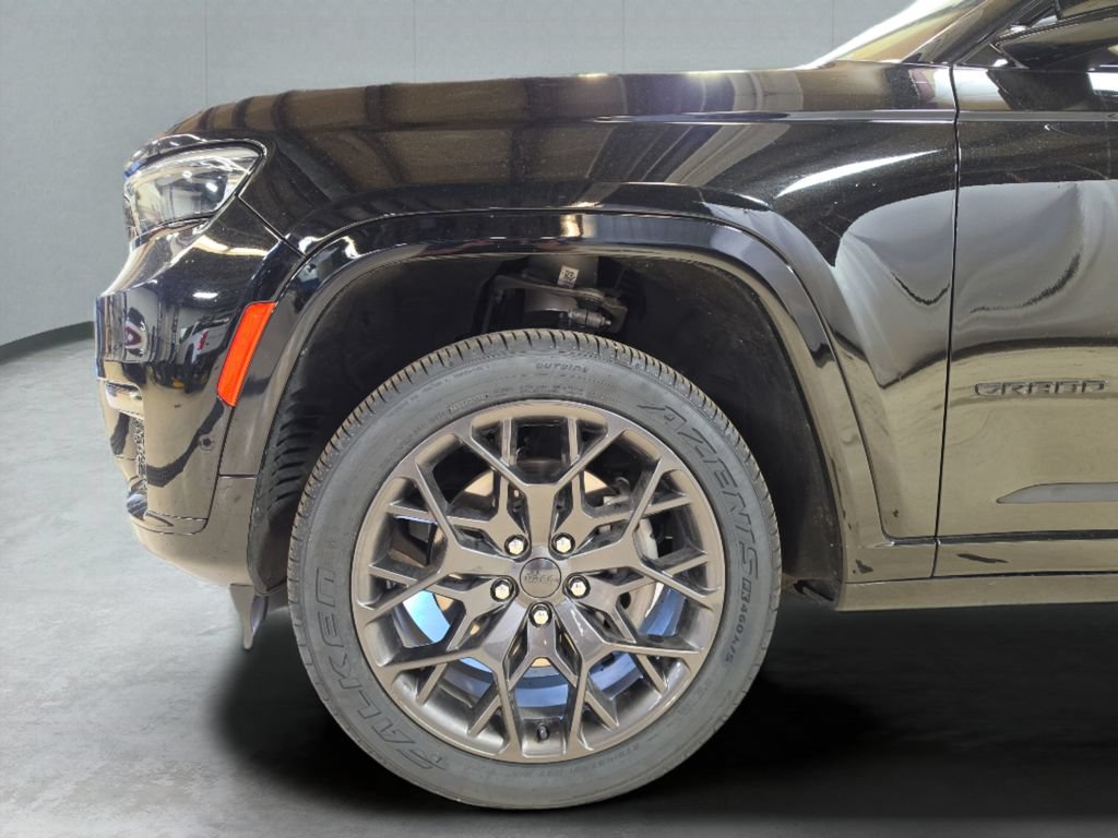 Used 2024 Jeep Grand Cherokee L Summit w/ High Altitude Package AWD/4WD image 24