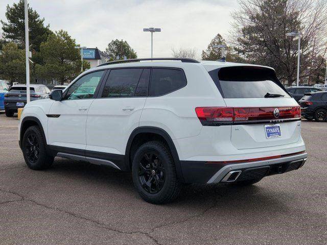 New 2025 Volkswagen Atlas Peak Edition SE image 5