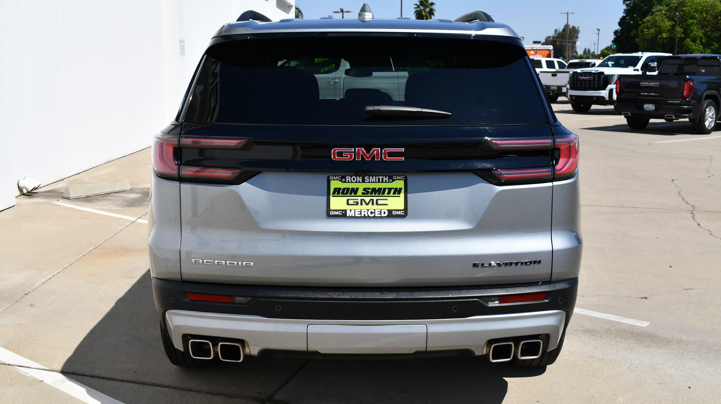 Used 2025 GMC Acadia Elevation FWD image 7