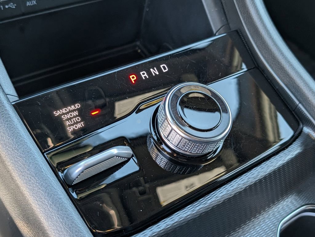 Used 2025 Jeep Grand Cherokee L Limited image 32