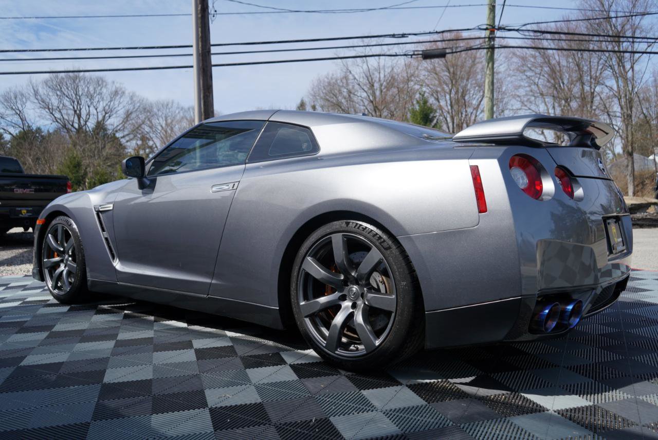 Used 2010 Nissan GT-R Premium image 10
