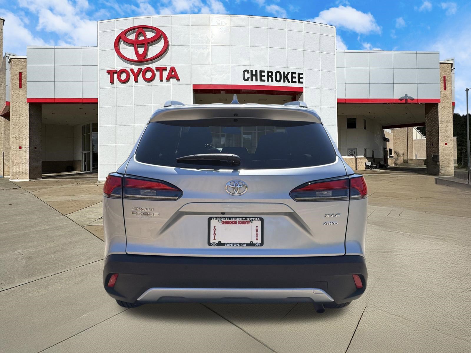 Used 2024 Toyota Corolla Cross XLE w/ Convenience Package image 6