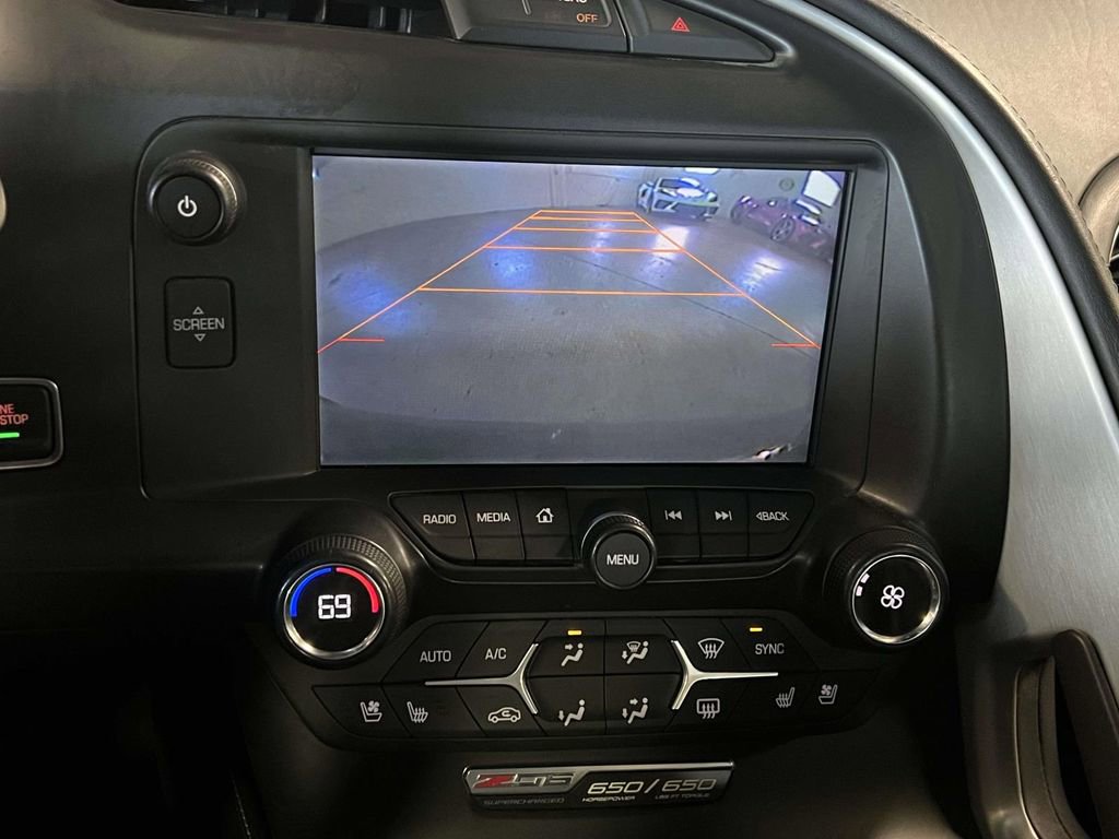 Used 2015 Chevrolet Corvette Z06 w/ 3LZ Preferred Equipment Group RWD image 19