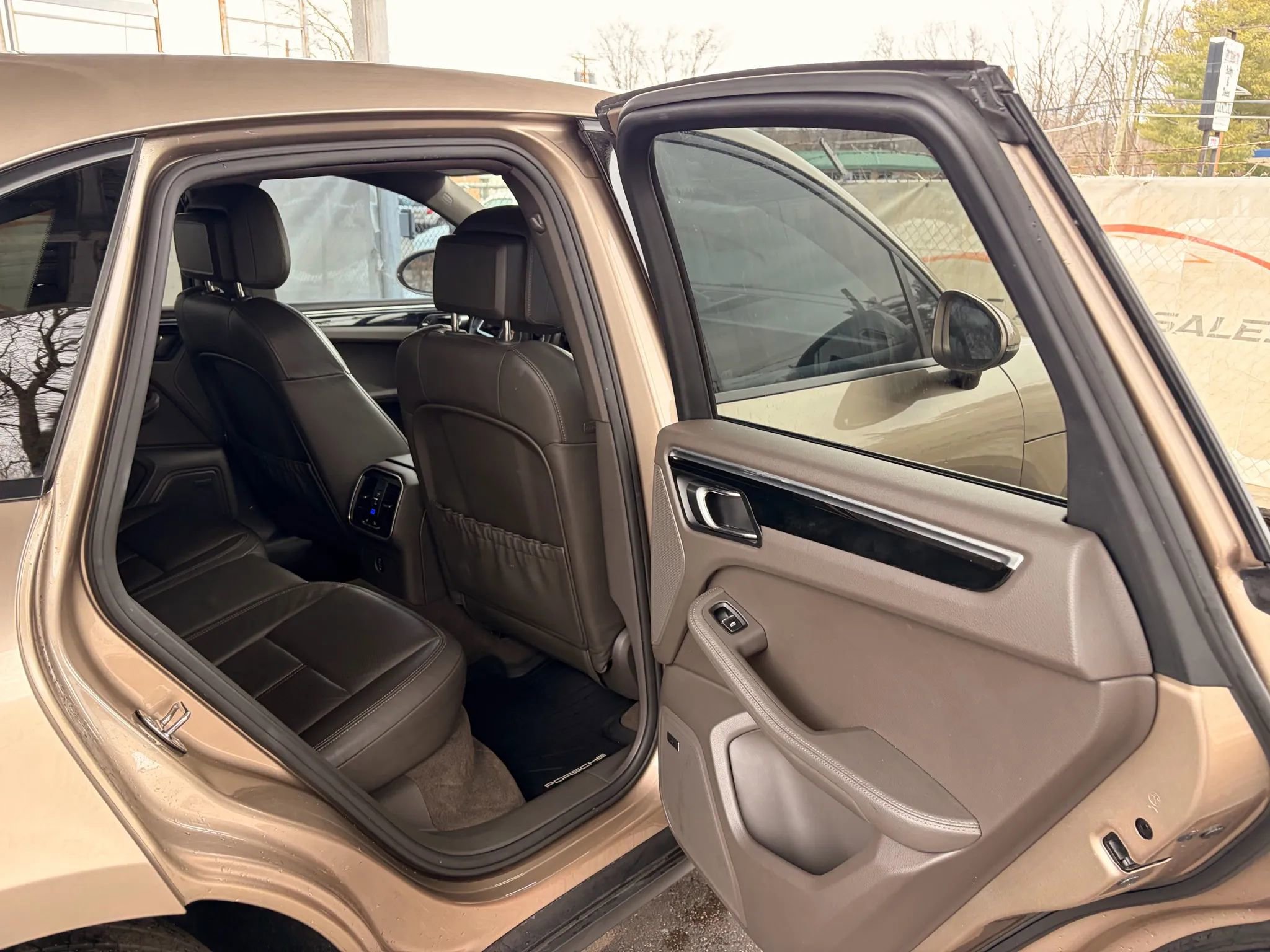 Used 2017 Porsche Macan image 70